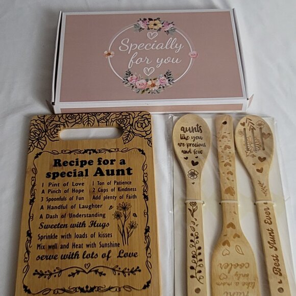 Bamboo Cutting Board and Utensils Gift for Aunt - Picture 1 of 3